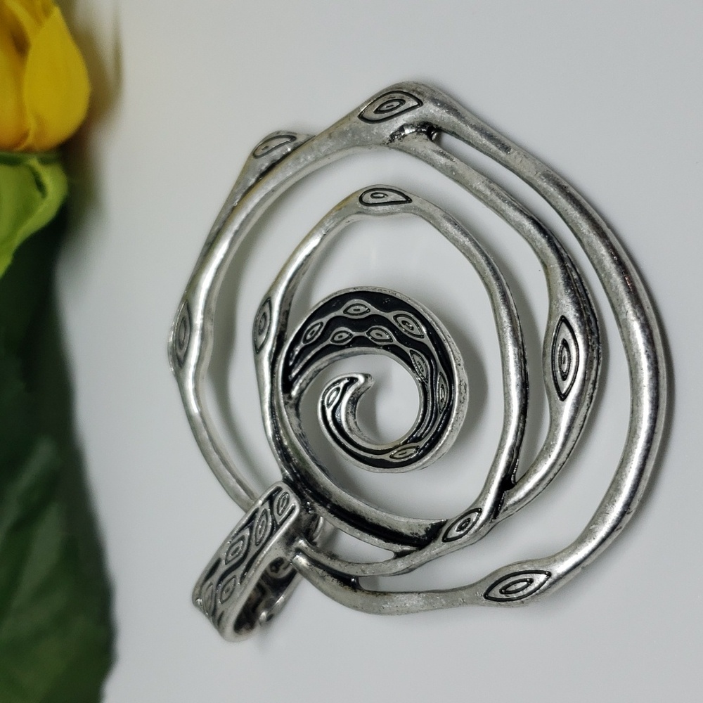 Premier Designs Silver Swirl pendant enhancer
